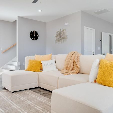 Modern Getaway Home Near Uga Archアセンズ エクステリア 写真