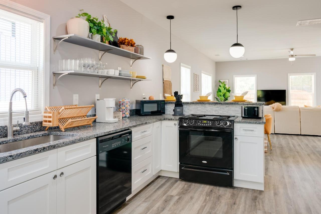 Modern Getaway Home Near Uga Archアセンズ エクステリア 写真