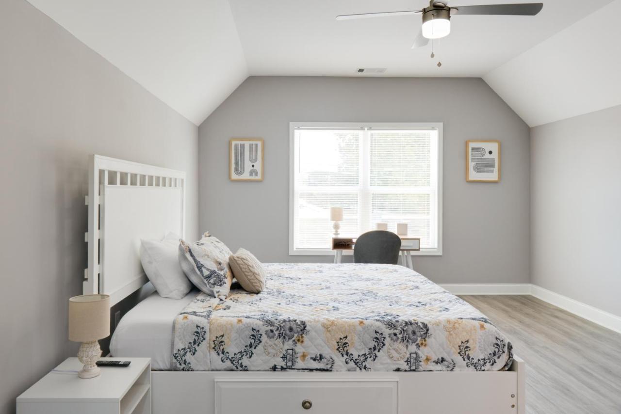 Modern Getaway Home Near Uga Archアセンズ エクステリア 写真